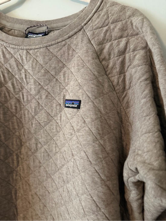 Patagonia Sweaters - Patagonia Women’s Quilted Crewneck Sweatshirt - Taupe Brown